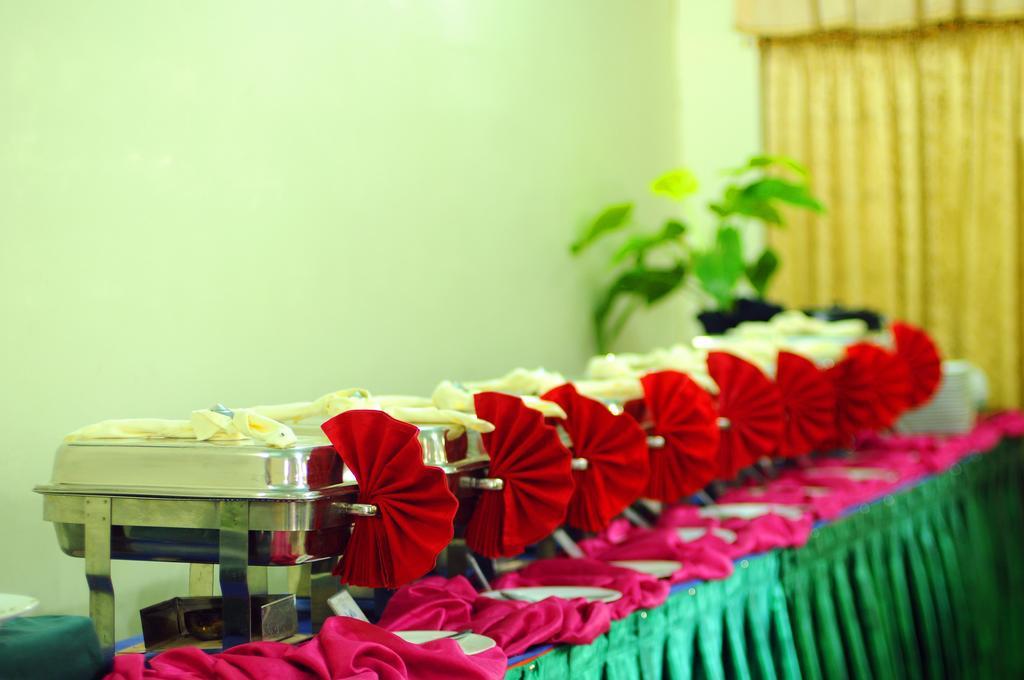 Happy Leoni Hotel Anuradhapura Eksteriør billede